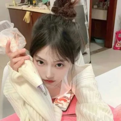 狐狸躲进洞